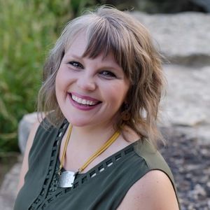 Meet your Posher, Angie